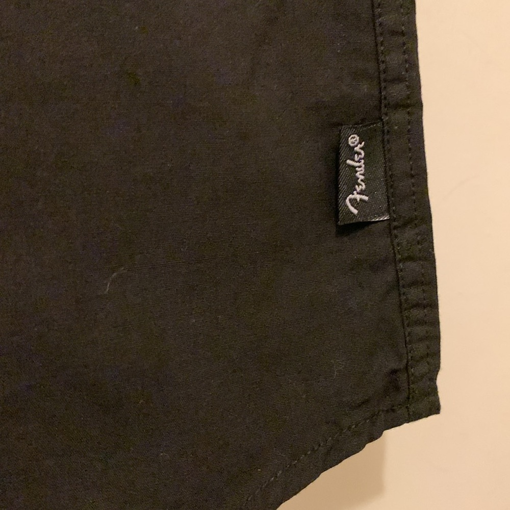Fender (L) - Picture 9 of 16